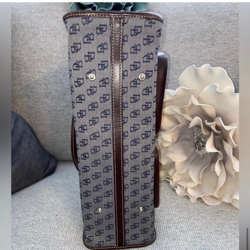 EUC. DOONEY & BOURKE BAG - Picture 7 of 8